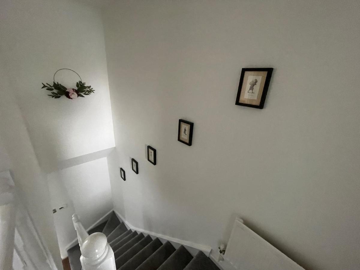 Riverside 2 Bedroom Townhouse With Car Charger Abergavenny Luaran gambar
