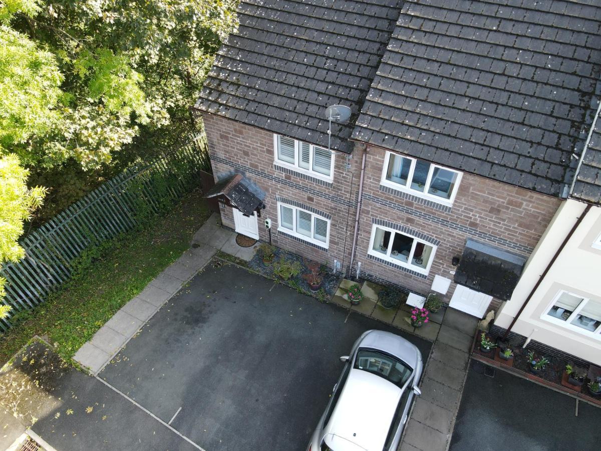Riverside 2 Bedroom Townhouse With Car Charger Abergavenny Luaran gambar