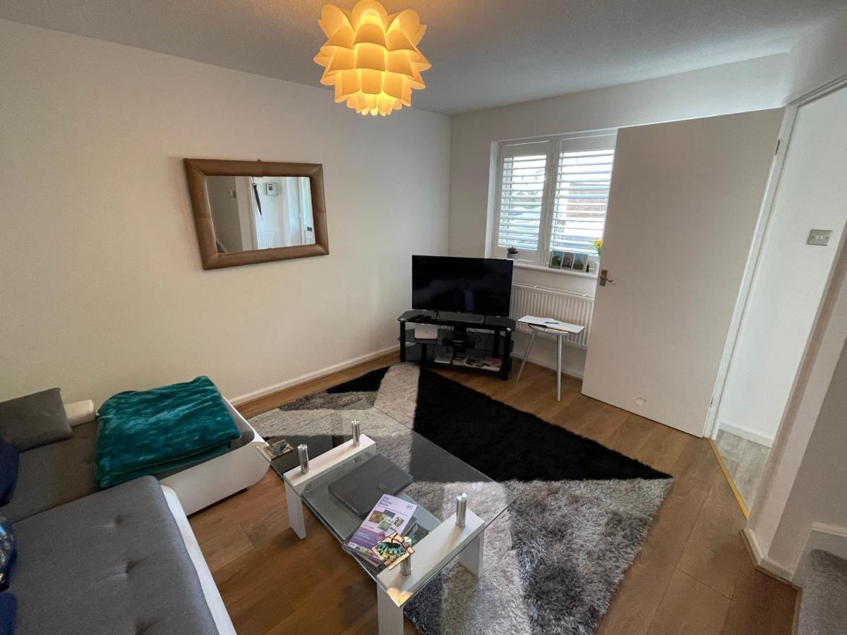 Riverside 2 Bedroom Townhouse With Car Charger Abergavenny Luaran gambar