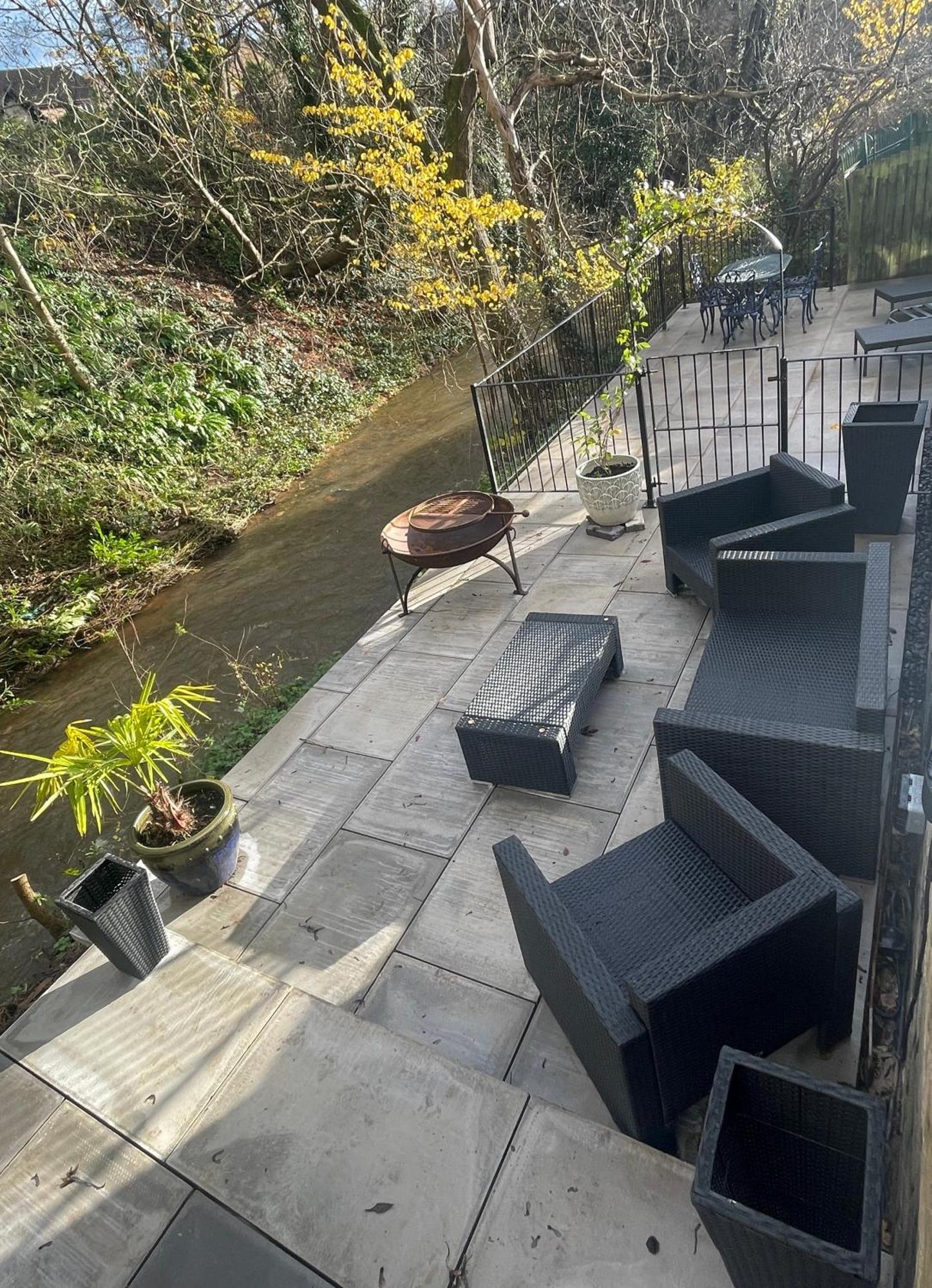 Riverside 2 Bedroom Townhouse With Car Charger Abergavenny Luaran gambar