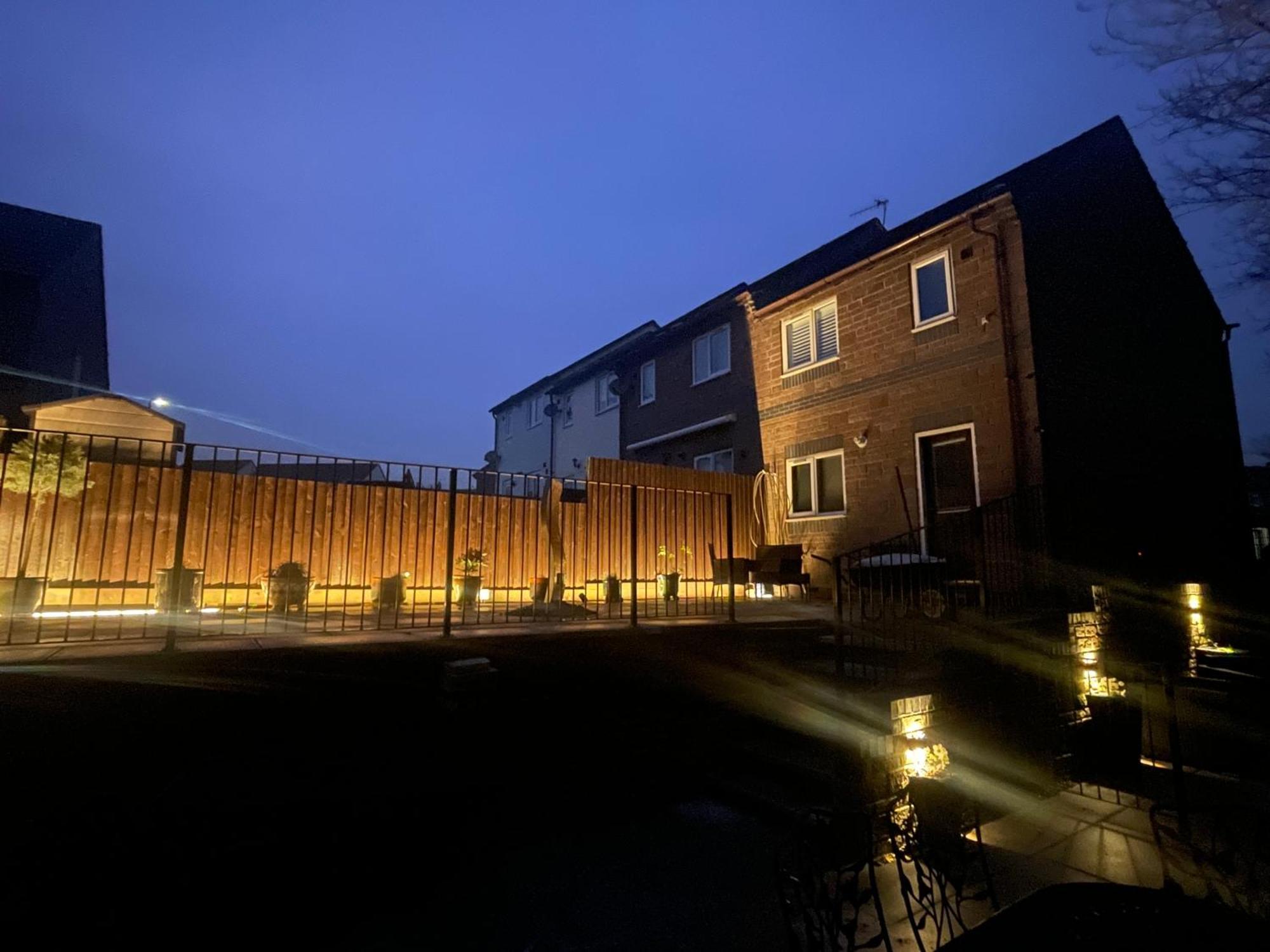 Riverside 2 Bedroom Townhouse With Car Charger Abergavenny Luaran gambar